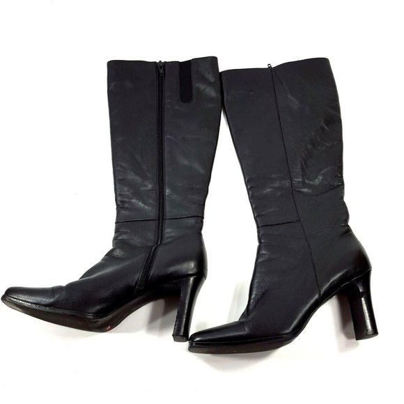 ** SOLD **  Amanda Smith Leather Boots - Picture 5 of 8